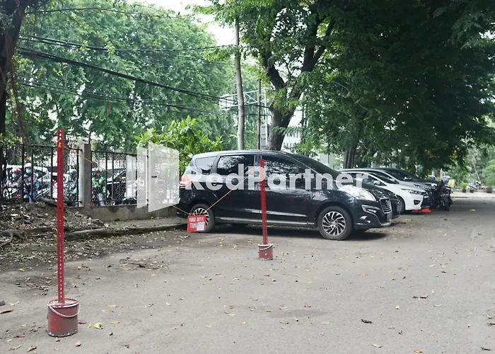 Cosmo Harmoni Redpartner Hotel Jakarta